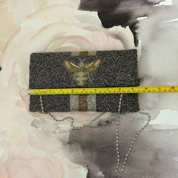 Moyna clutch bee beaded bag. - Picture 6 of 6